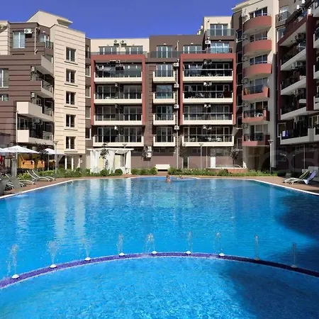 Admiral Plaza , Large Swimming Pool , 5 Min Walking To The 公寓 *