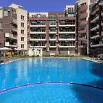 Admiral Plaza , Large Swimming Pool , 5 Min Walking To The شقة *