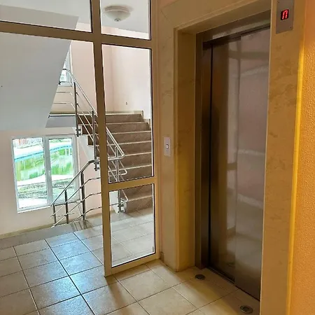 Daire Admiral Plaza , Large Swimming Pool , 5 Min Walking To The Sunny Beach