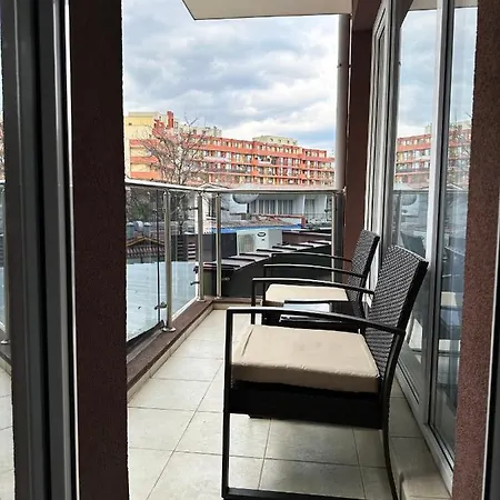 Appartement Admiral Plaza , Large Swimming Pool , 5 Min Walking To The *